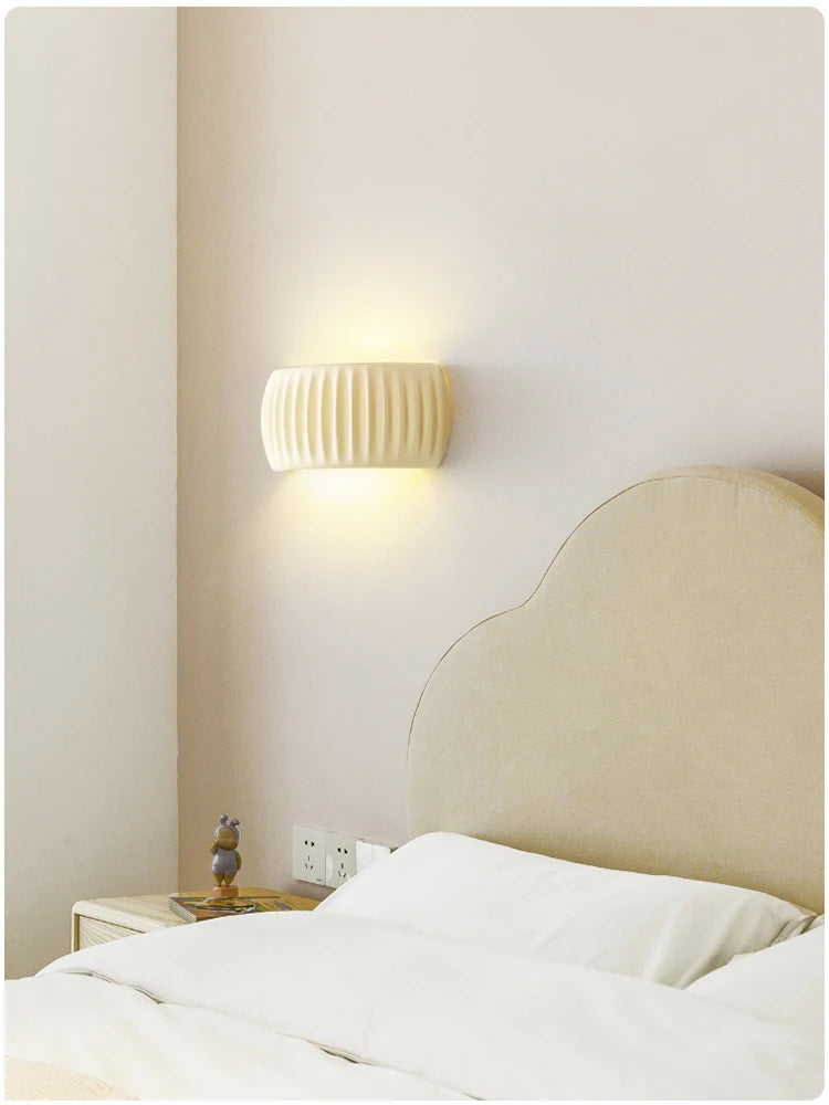 French European Resin Wall Lamp – Modern