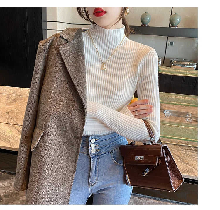 Women’s Turtleneck Sweater