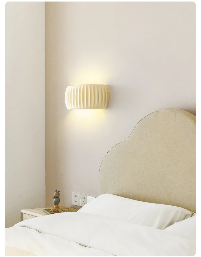 French European Resin Wall Lamp – Modern