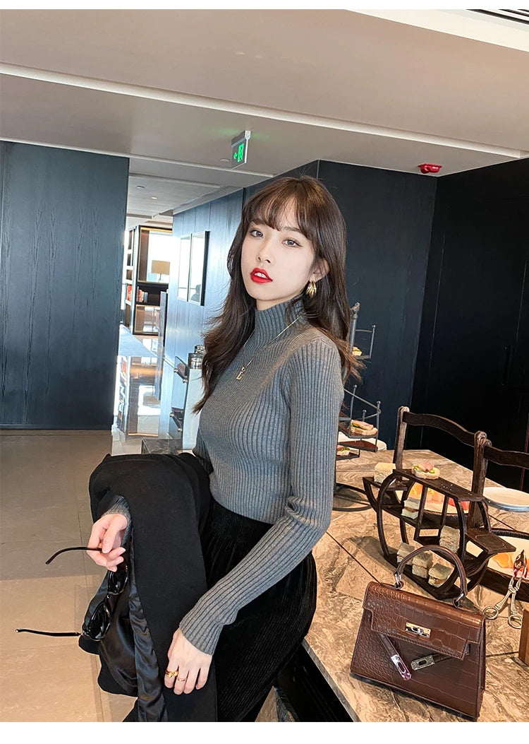Women’s Turtleneck Sweater